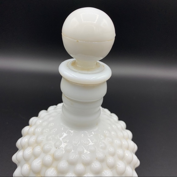 Vintage Fenton Milk Glass Hobnail Perfume or potion Bottle - Picture 3 of 8